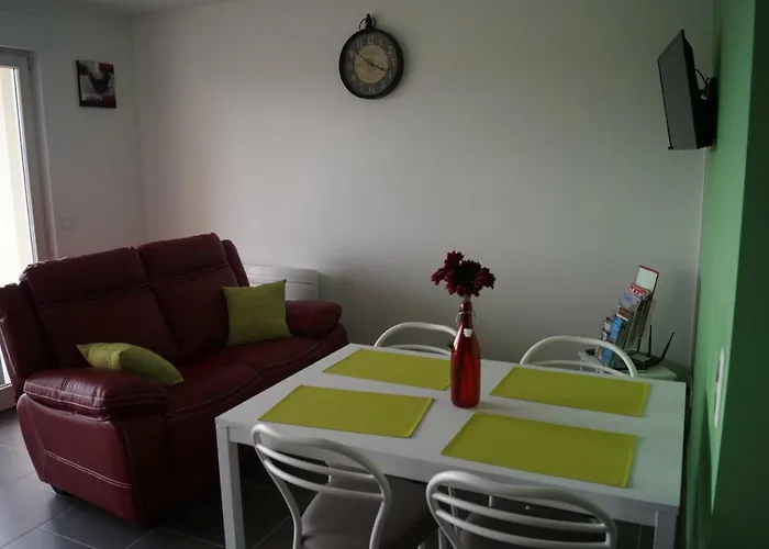 Semesterbostad Du Rocher Haselbourg